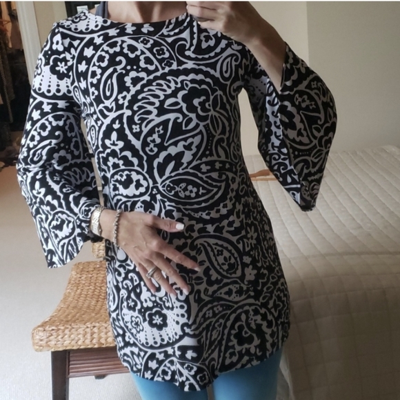 Alfani Black & White Bell Sleeve Tunic Classy - Picture 1 of 5